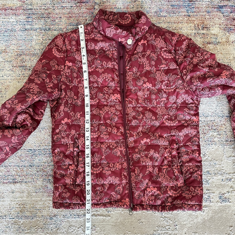 Stradivarius light puffer jacket with print size medium